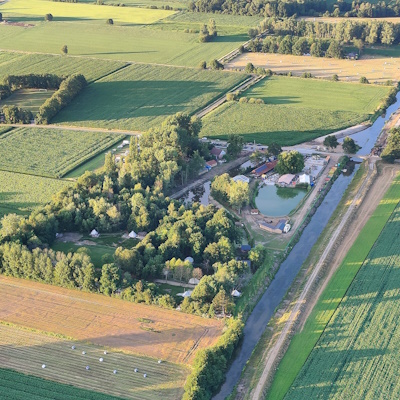 luchtfoto Ark van Noe in lichtaart